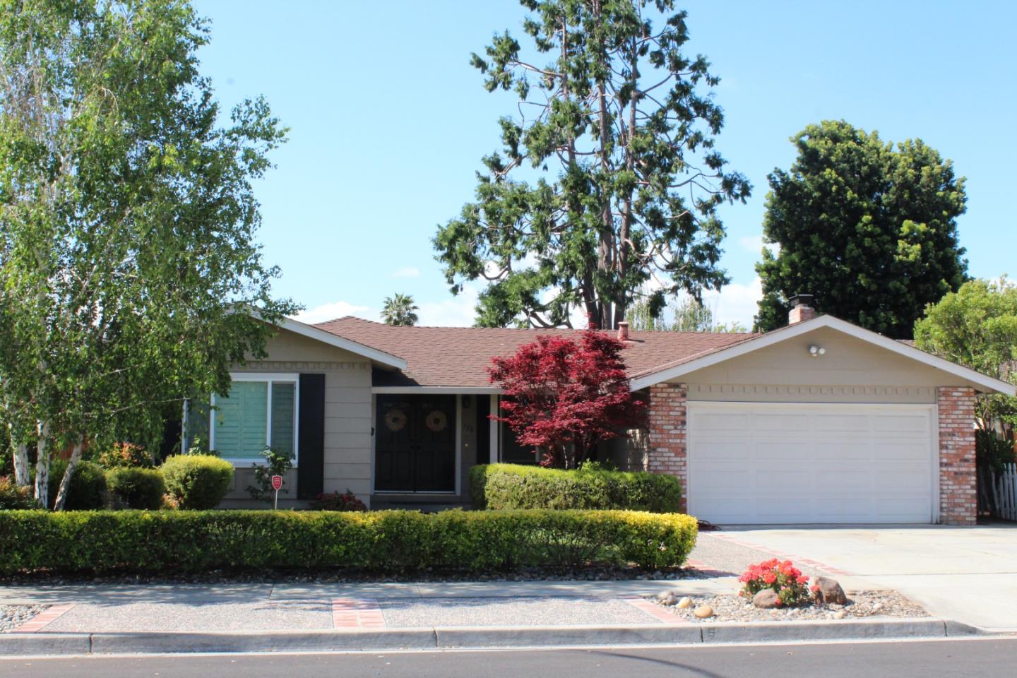 Detail Gallery Image 3 of 54 For 758 Pearlwood Way, San Jose,  CA 95123 - 4 Beds | 2 Baths