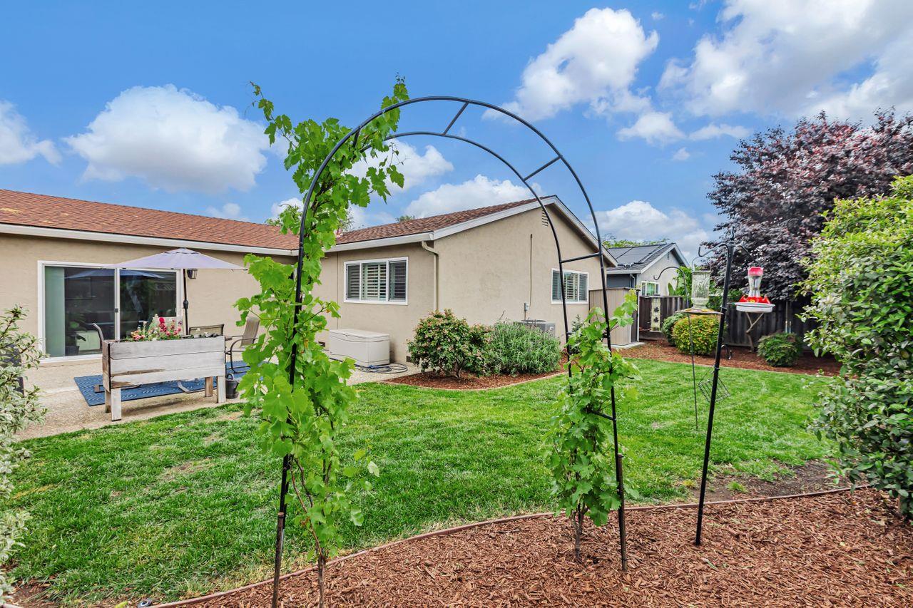 Detail Gallery Image 44 of 54 For 758 Pearlwood Way, San Jose,  CA 95123 - 4 Beds | 2 Baths