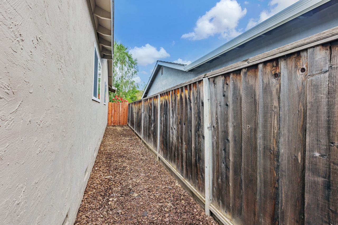 Detail Gallery Image 48 of 54 For 758 Pearlwood Way, San Jose,  CA 95123 - 4 Beds | 2 Baths