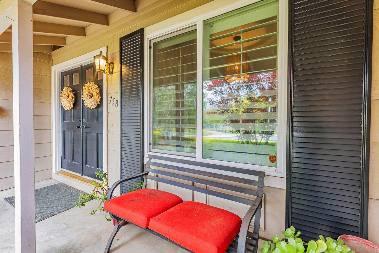 Detail Gallery Image 6 of 54 For 758 Pearlwood Way, San Jose,  CA 95123 - 4 Beds | 2 Baths
