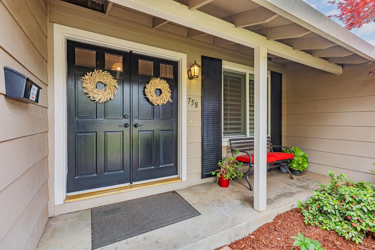 Detail Gallery Image 7 of 54 For 758 Pearlwood Way, San Jose,  CA 95123 - 4 Beds | 2 Baths