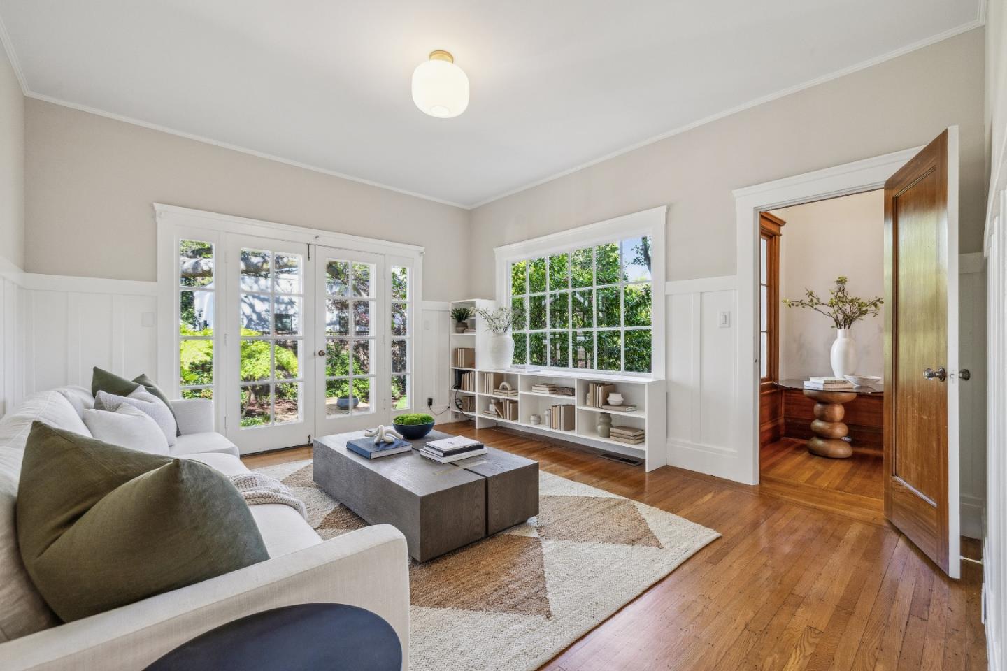 Detail Gallery Image 14 of 32 For 310 Chapin Ln, Burlingame,  CA 94010 - 3 Beds | 2/1 Baths