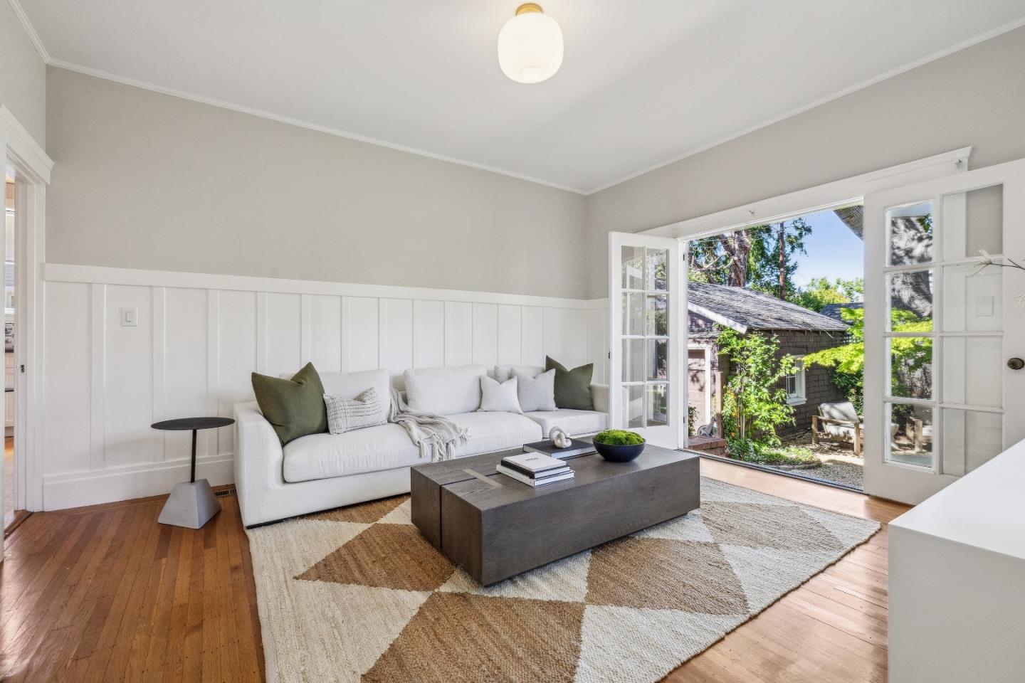 Detail Gallery Image 15 of 32 For 310 Chapin Ln, Burlingame,  CA 94010 - 3 Beds | 2/1 Baths