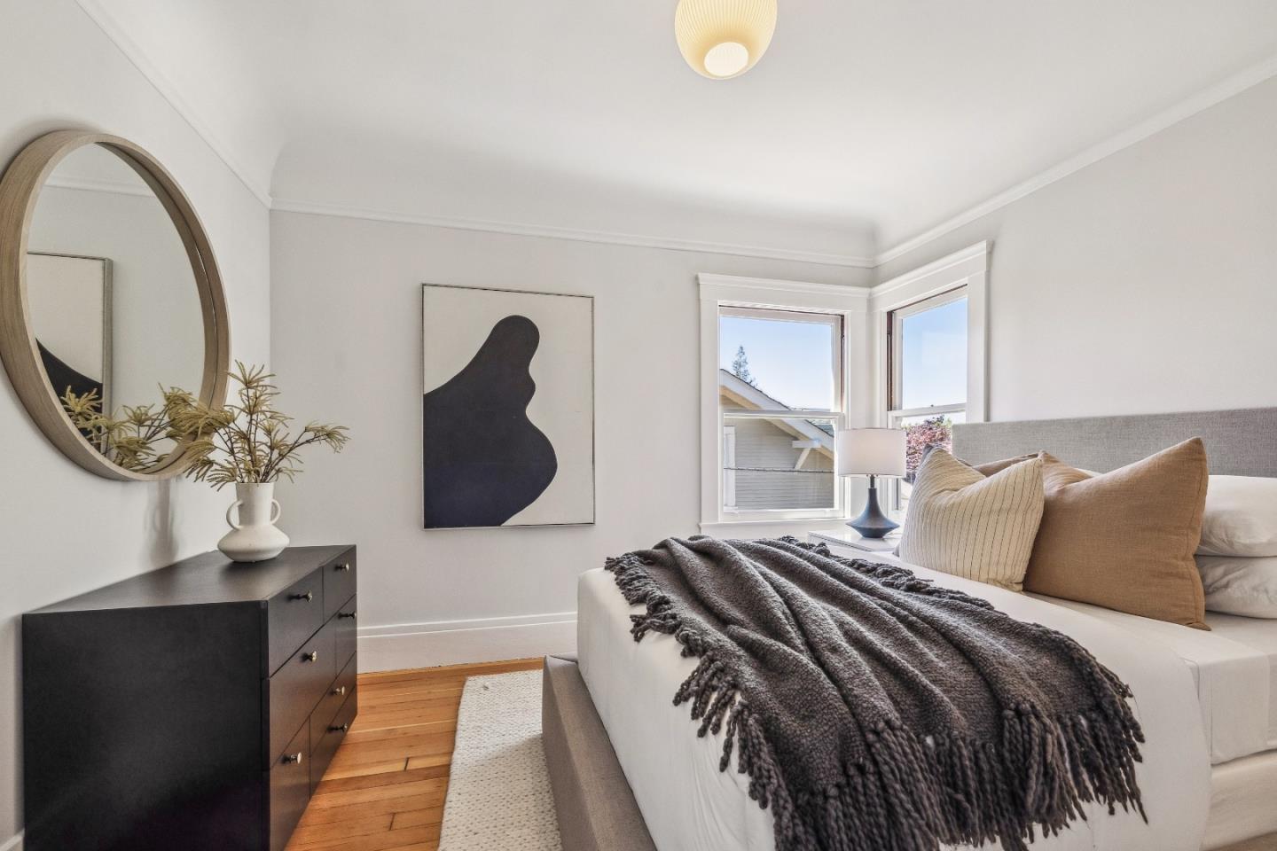 Detail Gallery Image 19 of 32 For 310 Chapin Ln, Burlingame,  CA 94010 - 3 Beds | 2/1 Baths