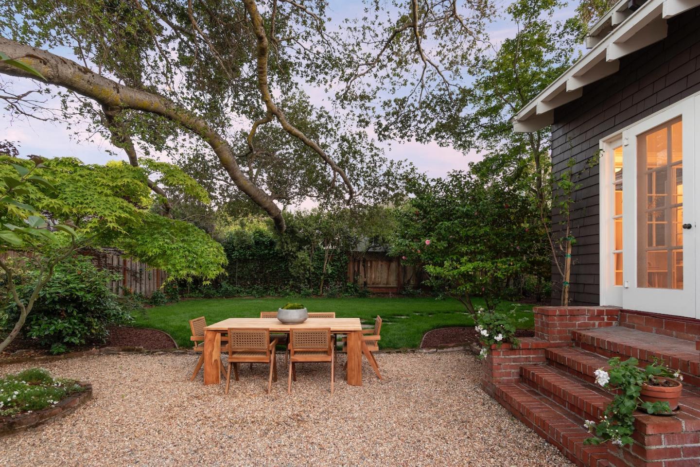 Detail Gallery Image 2 of 32 For 310 Chapin Ln, Burlingame,  CA 94010 - 3 Beds | 2/1 Baths