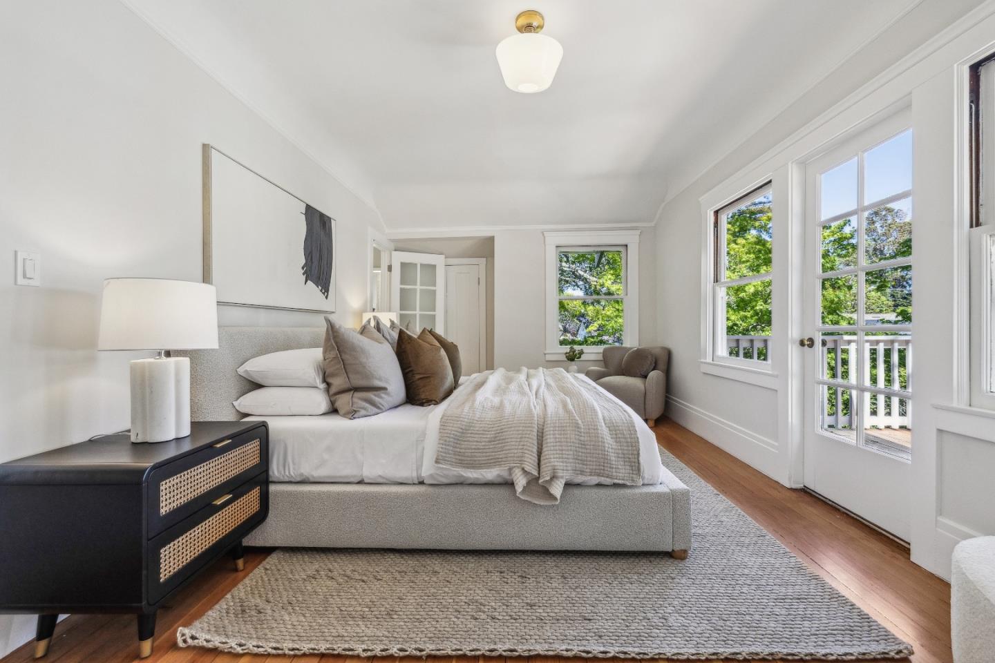 Detail Gallery Image 23 of 32 For 310 Chapin Ln, Burlingame,  CA 94010 - 3 Beds | 2/1 Baths
