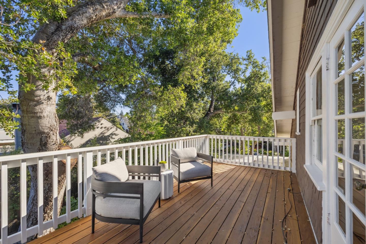 Detail Gallery Image 26 of 32 For 310 Chapin Ln, Burlingame,  CA 94010 - 3 Beds | 2/1 Baths