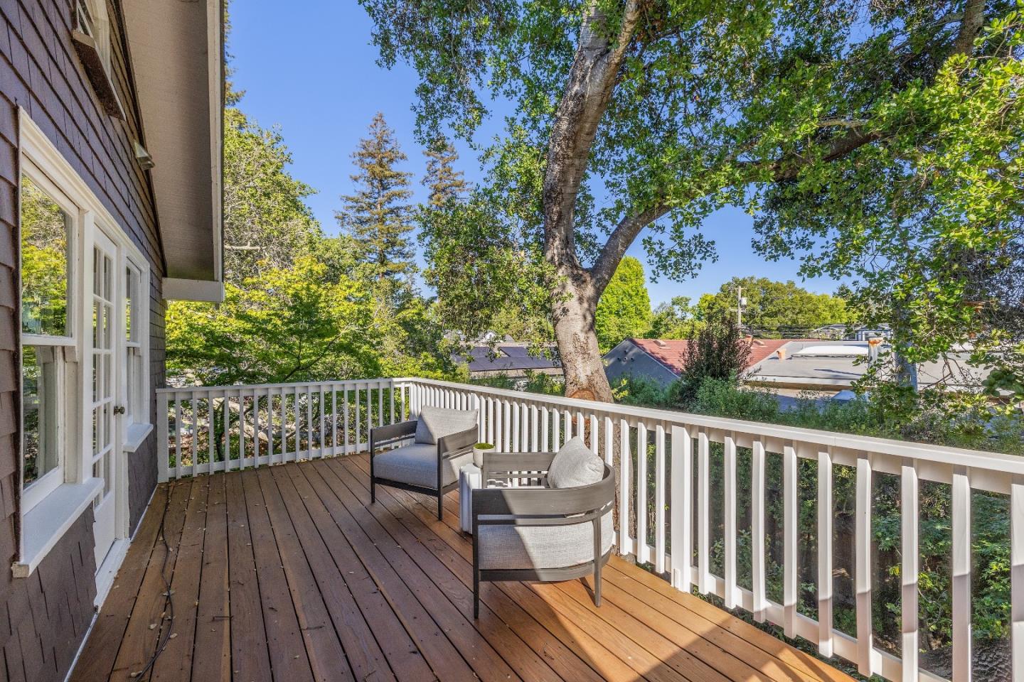 Detail Gallery Image 27 of 32 For 310 Chapin Ln, Burlingame,  CA 94010 - 3 Beds | 2/1 Baths