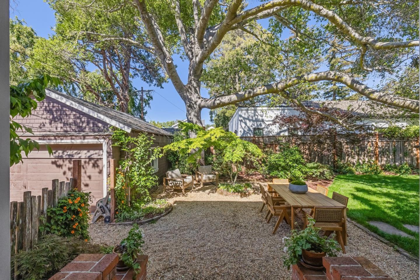 Detail Gallery Image 28 of 32 For 310 Chapin Ln, Burlingame,  CA 94010 - 3 Beds | 2/1 Baths