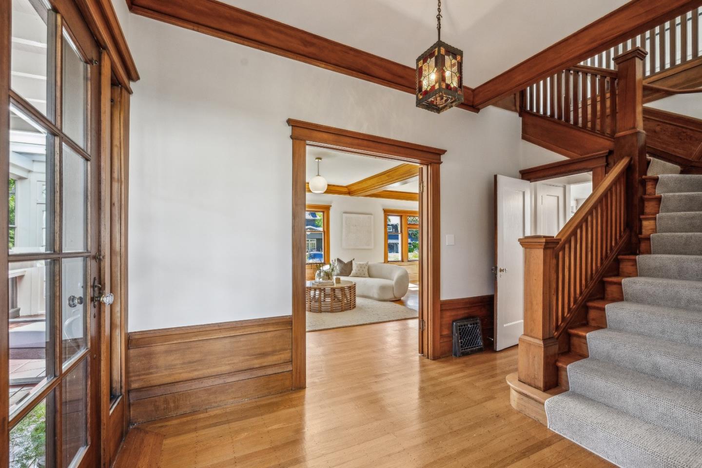 Detail Gallery Image 5 of 32 For 310 Chapin Ln, Burlingame,  CA 94010 - 3 Beds | 2/1 Baths
