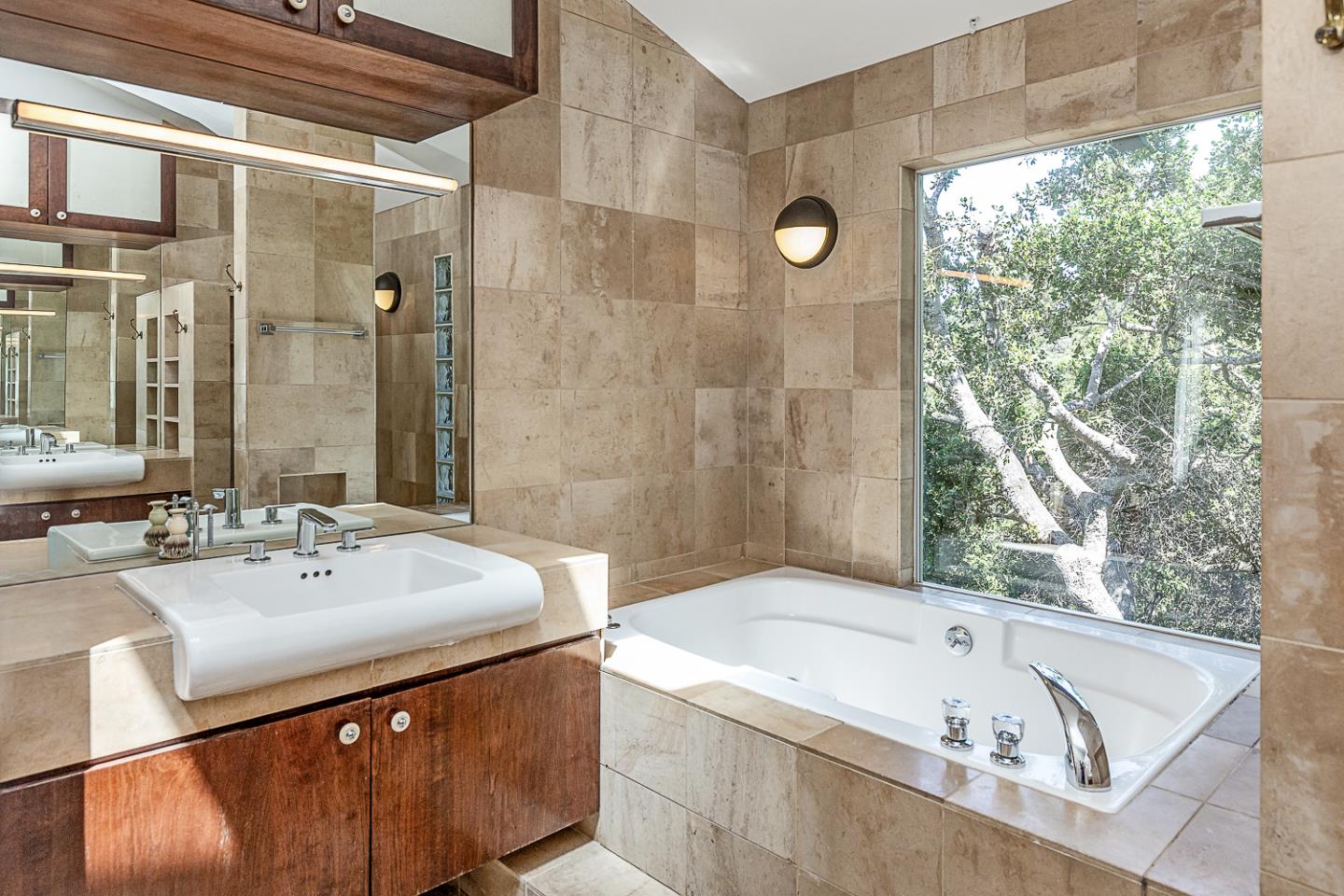 Detail Gallery Image 17 of 37 For 300 Cervantes Rd, Portola Valley,  CA 94028 - 3 Beds | 2/1 Baths