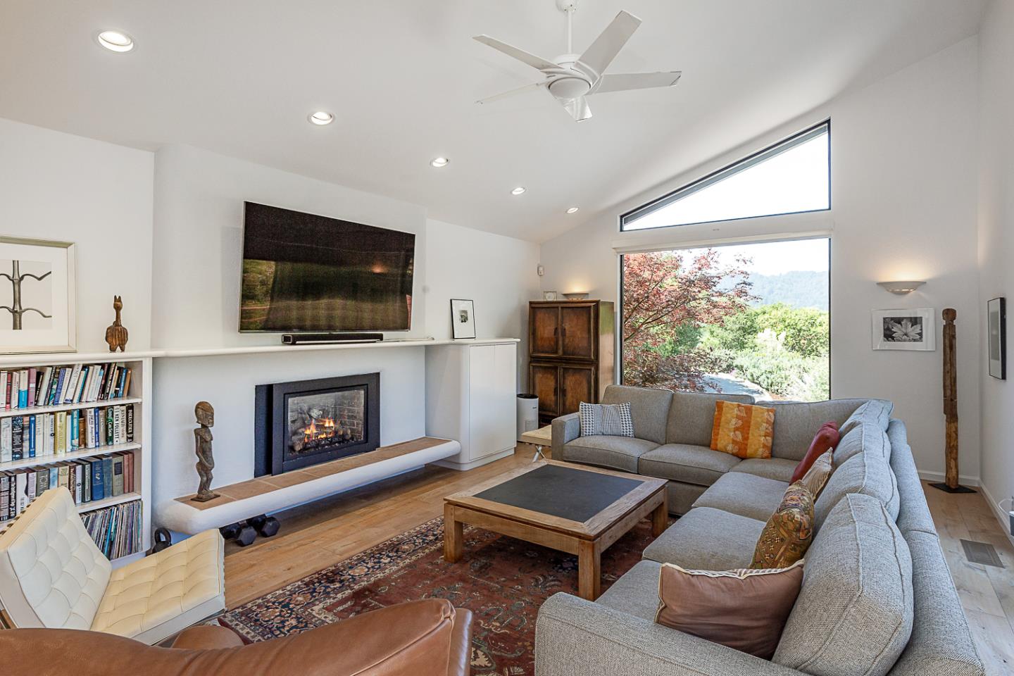 Detail Gallery Image 4 of 37 For 300 Cervantes Rd, Portola Valley,  CA 94028 - 3 Beds | 2/1 Baths