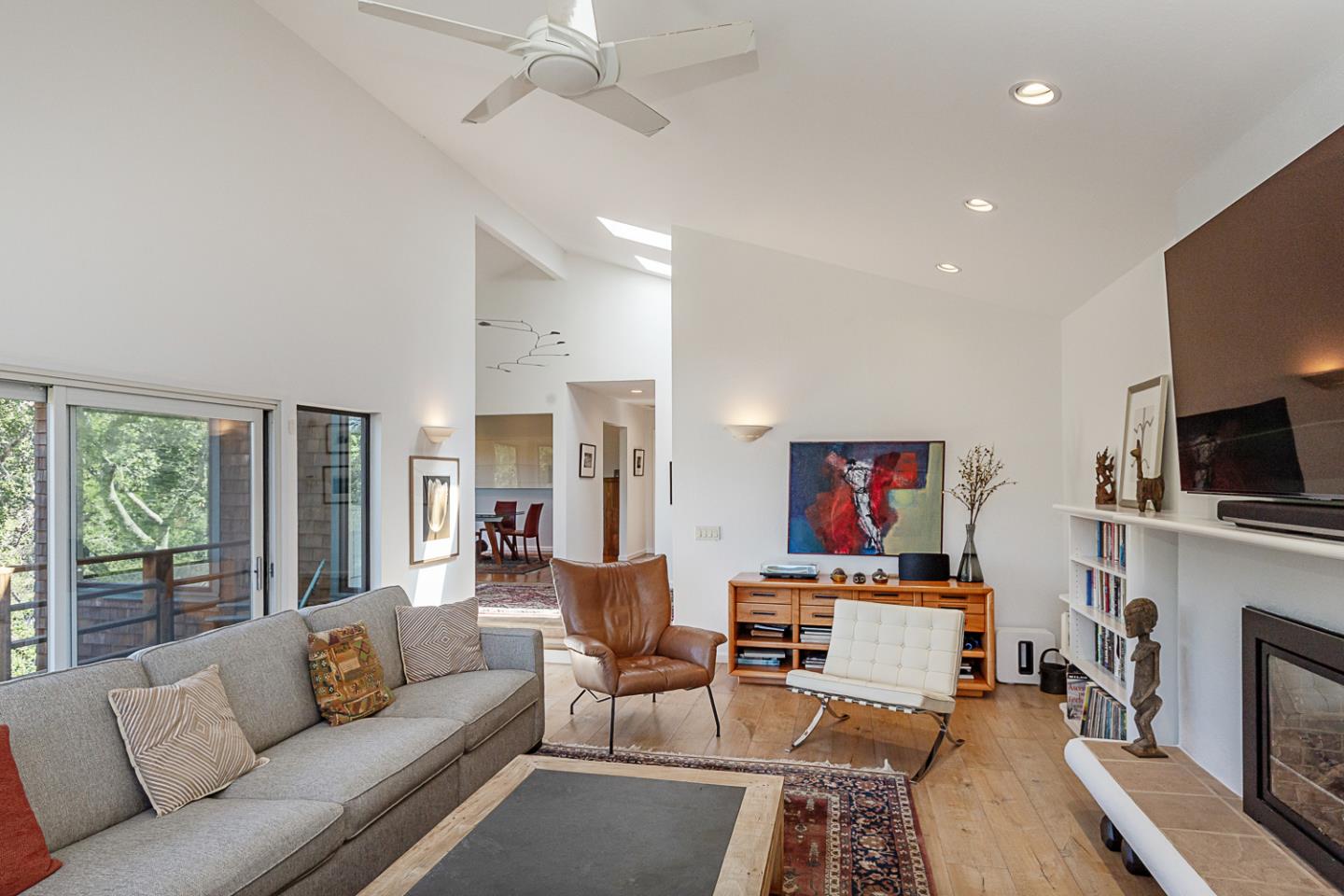 Detail Gallery Image 5 of 37 For 300 Cervantes Rd, Portola Valley,  CA 94028 - 3 Beds | 2/1 Baths