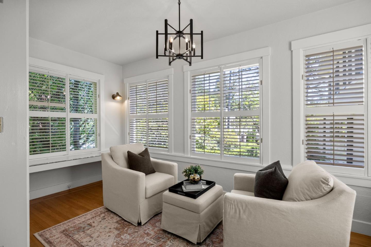 Detail Gallery Image 10 of 57 For 123 Baywood Ave, Hillsborough,  CA 94010 - 3 Beds | 2/1 Baths