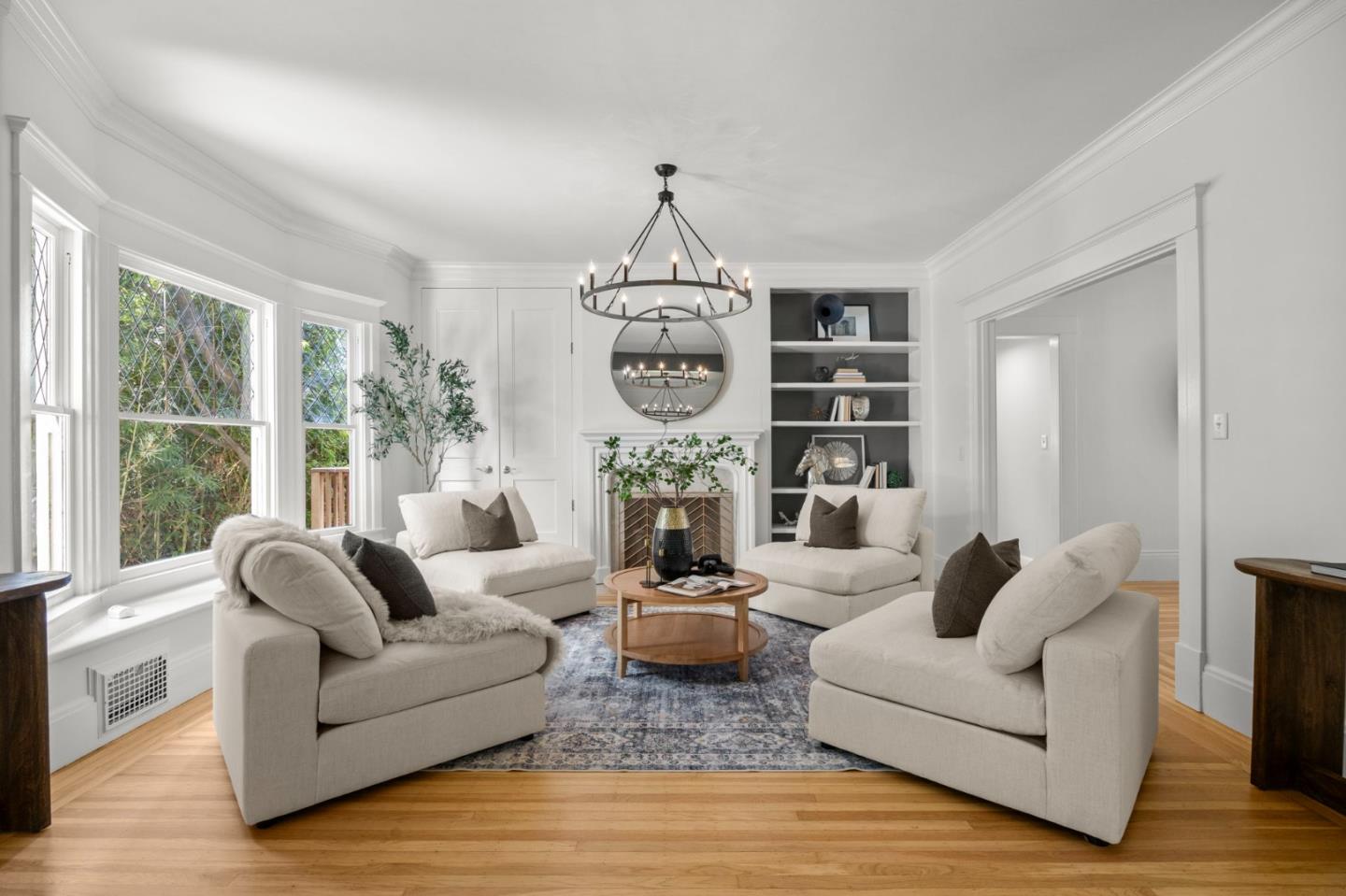 Detail Gallery Image 11 of 57 For 123 Baywood Ave, Hillsborough,  CA 94010 - 3 Beds | 2/1 Baths