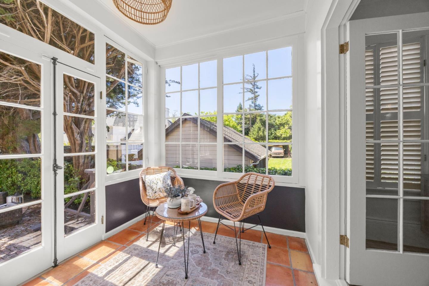 Detail Gallery Image 19 of 57 For 123 Baywood Ave, Hillsborough,  CA 94010 - 3 Beds | 2/1 Baths