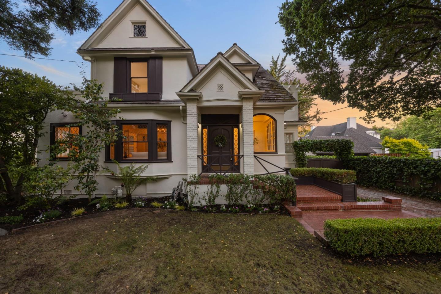 Detail Gallery Image 2 of 57 For 123 Baywood Ave, Hillsborough,  CA 94010 - 3 Beds | 2/1 Baths