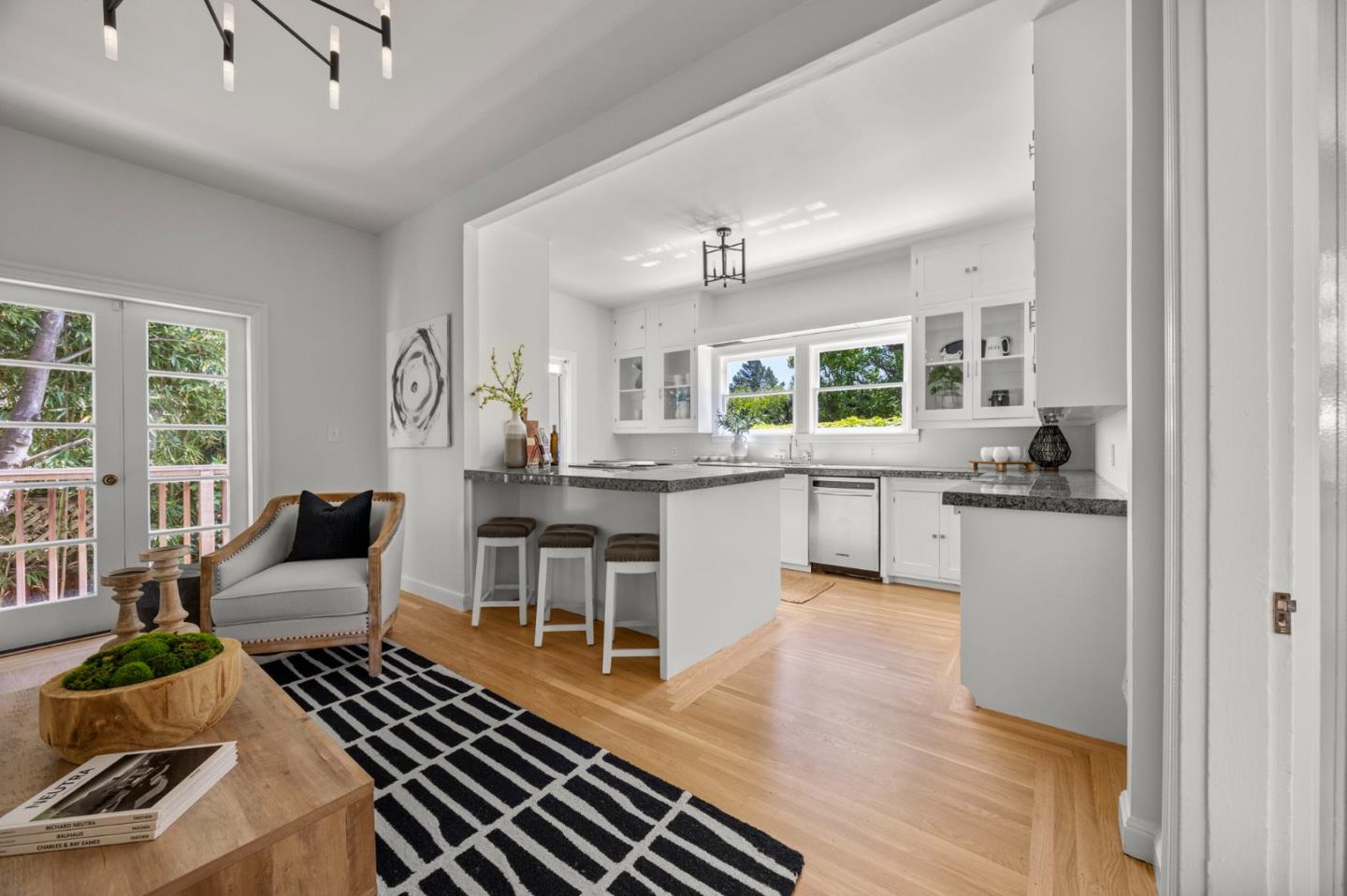 Detail Gallery Image 26 of 57 For 123 Baywood Ave, Hillsborough,  CA 94010 - 3 Beds | 2/1 Baths