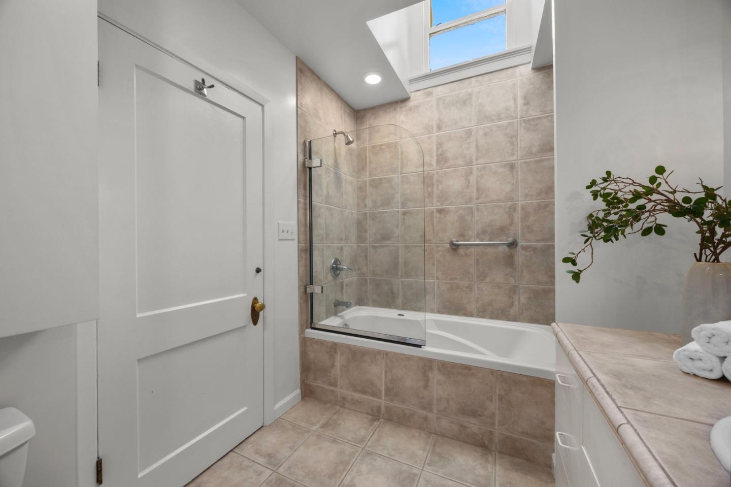Detail Gallery Image 40 of 57 For 123 Baywood Ave, Hillsborough,  CA 94010 - 3 Beds | 2/1 Baths