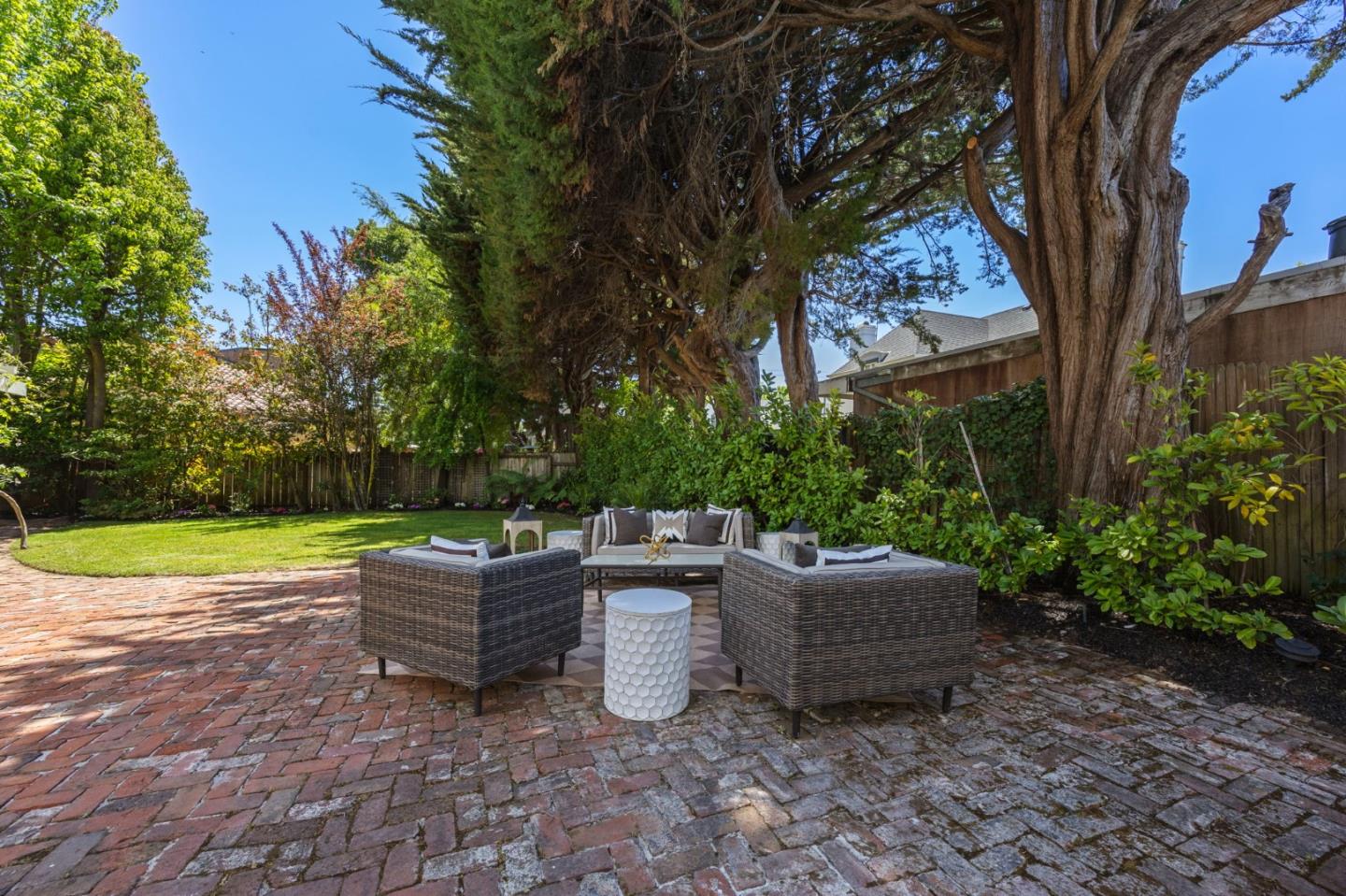 Detail Gallery Image 43 of 57 For 123 Baywood Ave, Hillsborough,  CA 94010 - 3 Beds | 2/1 Baths