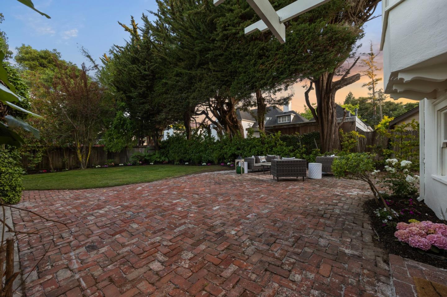 Detail Gallery Image 49 of 57 For 123 Baywood Ave, Hillsborough,  CA 94010 - 3 Beds | 2/1 Baths