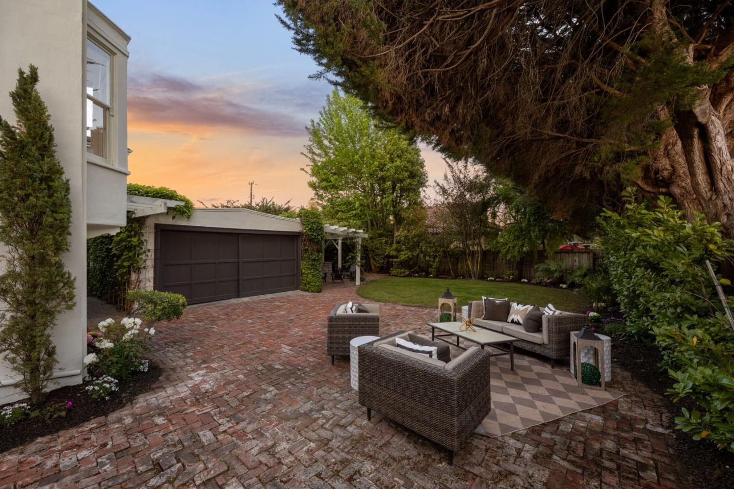 Detail Gallery Image 51 of 57 For 123 Baywood Ave, Hillsborough,  CA 94010 - 3 Beds | 2/1 Baths