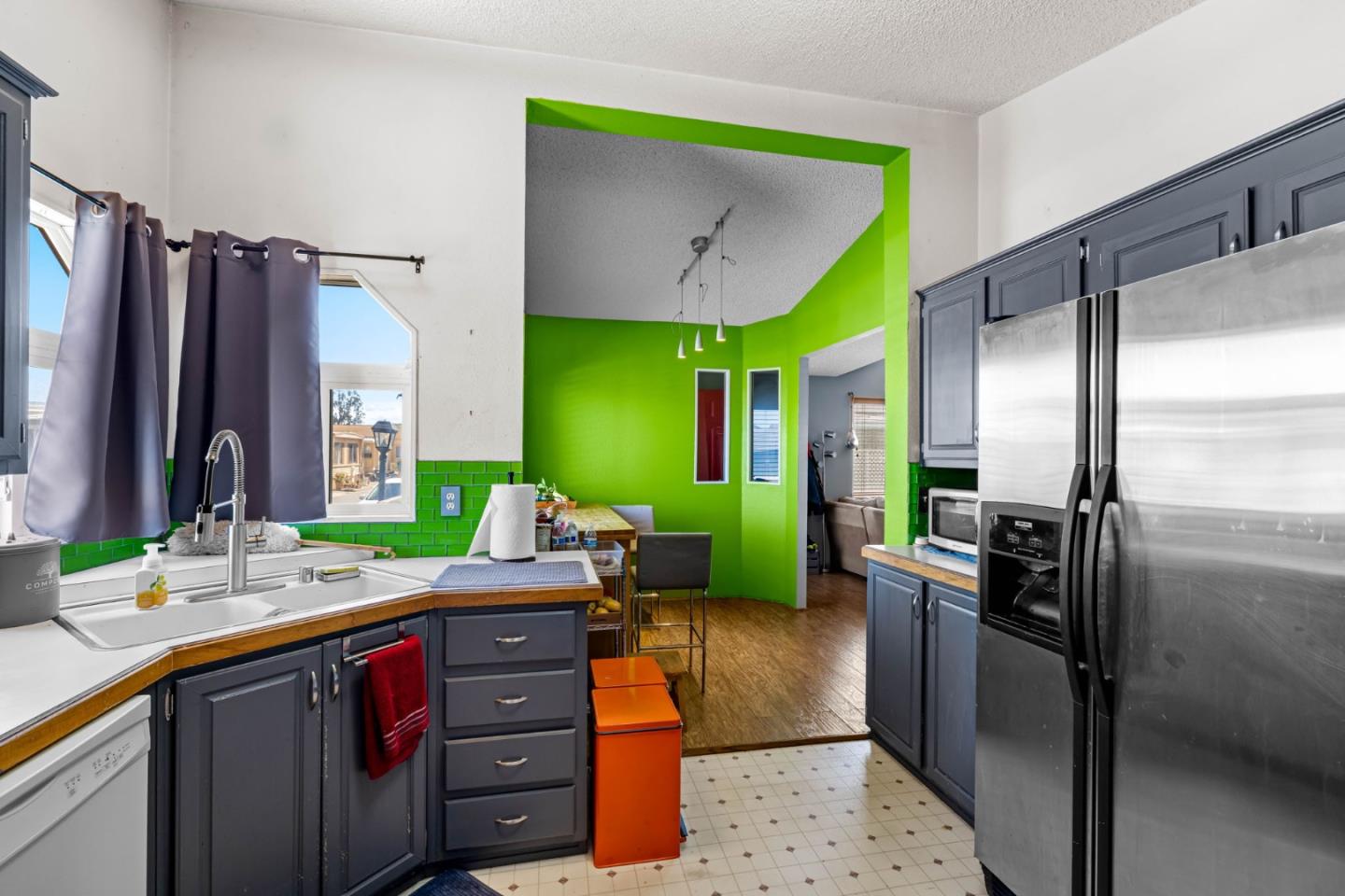 Detail Gallery Image 11 of 23 For 20 Russell Rd #8,  Salinas,  CA 93906 - 3 Beds | 2 Baths