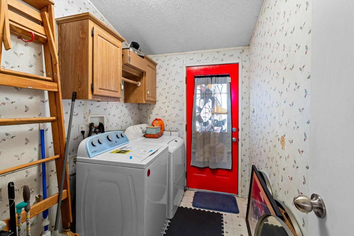 Detail Gallery Image 15 of 23 For 20 Russell Rd #8,  Salinas,  CA 93906 - 3 Beds | 2 Baths