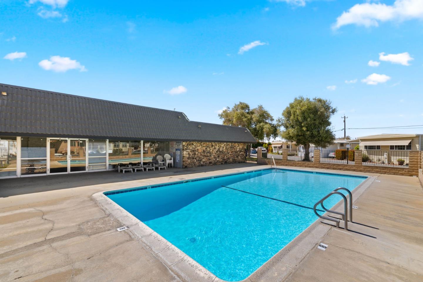 Detail Gallery Image 20 of 23 For 20 Russell Rd #8,  Salinas,  CA 93906 - 3 Beds | 2 Baths