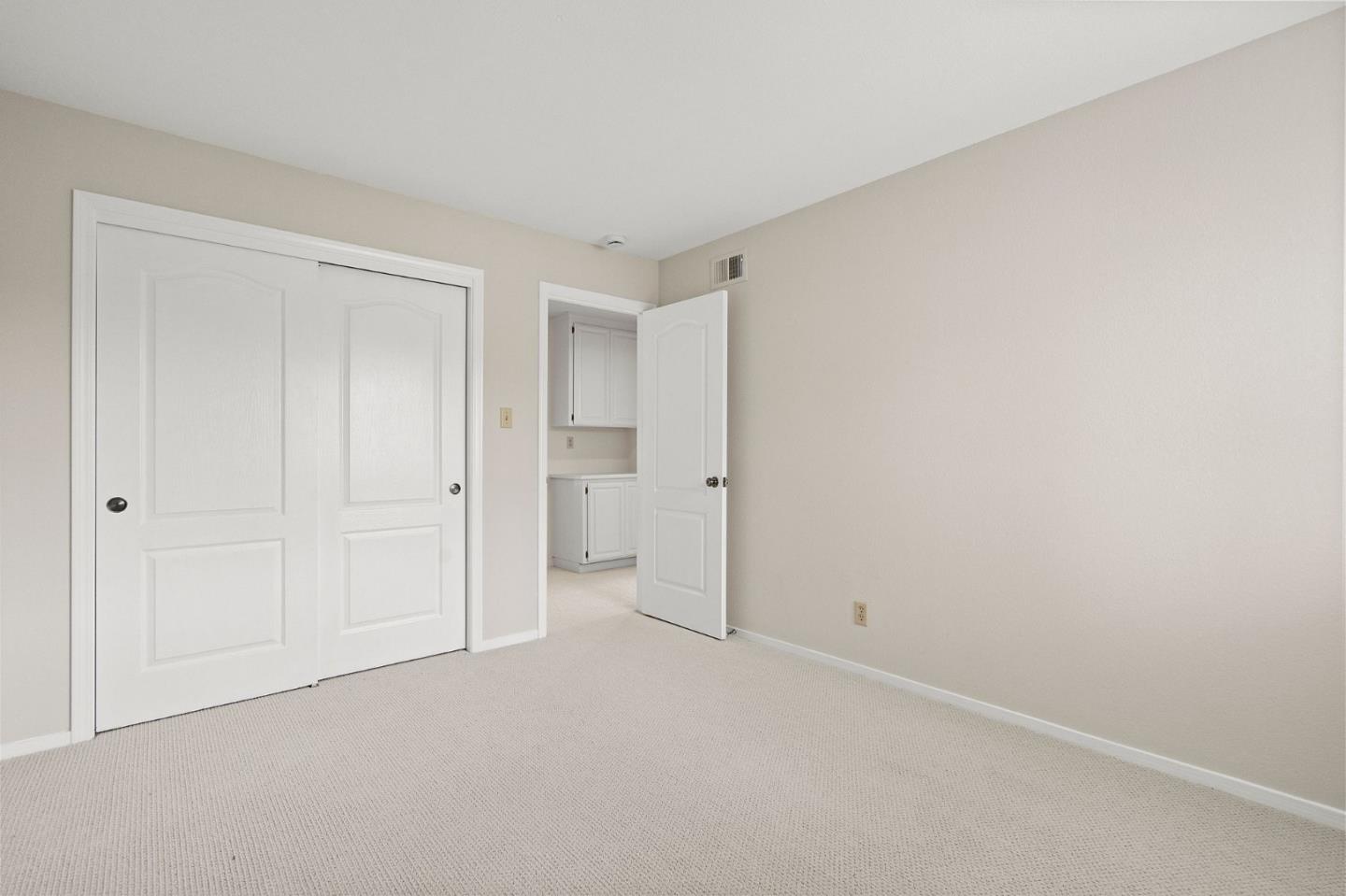 Detail Gallery Image 17 of 49 For 237 Aberdeen Dr, San Carlos,  CA 94070 - 4 Beds | 3 Baths