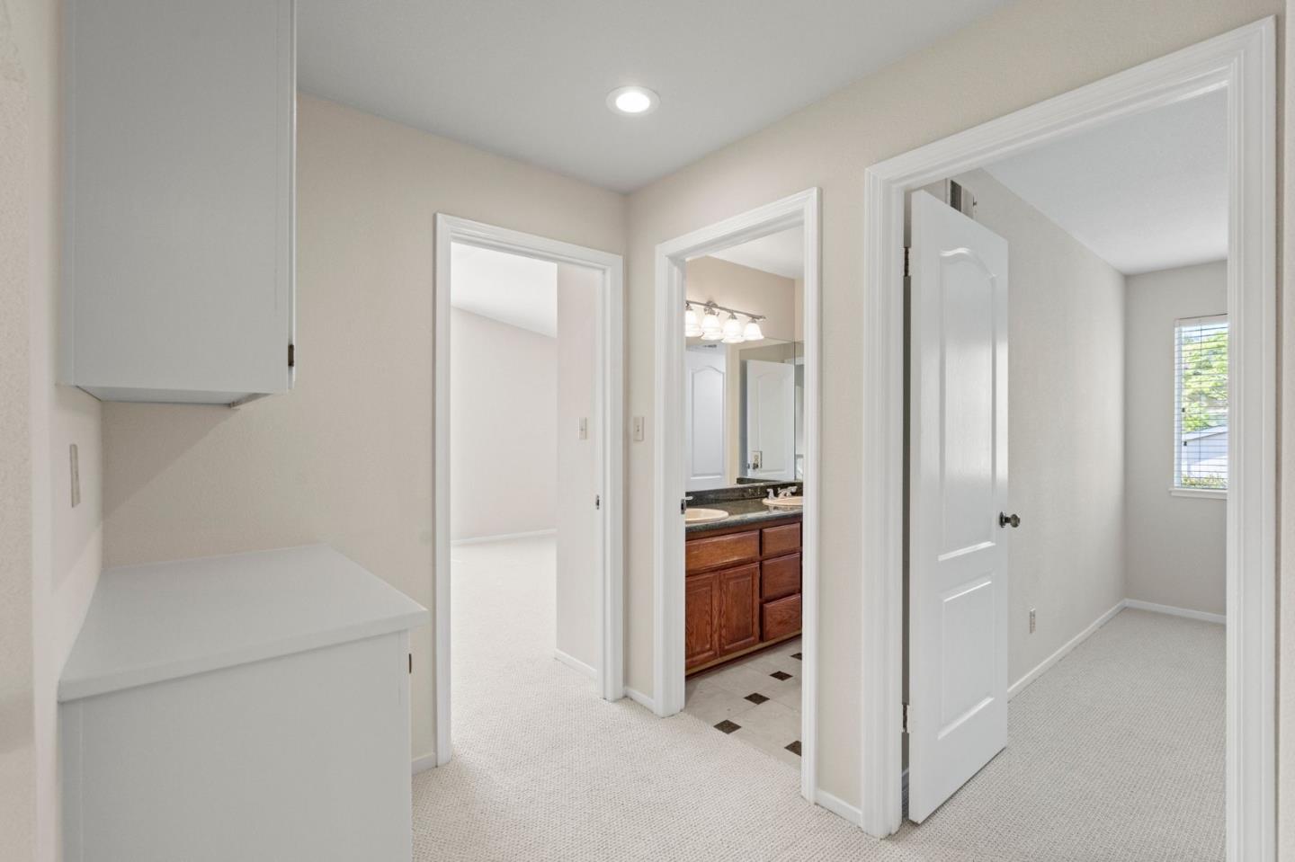 Detail Gallery Image 21 of 49 For 237 Aberdeen Dr, San Carlos,  CA 94070 - 4 Beds | 3 Baths