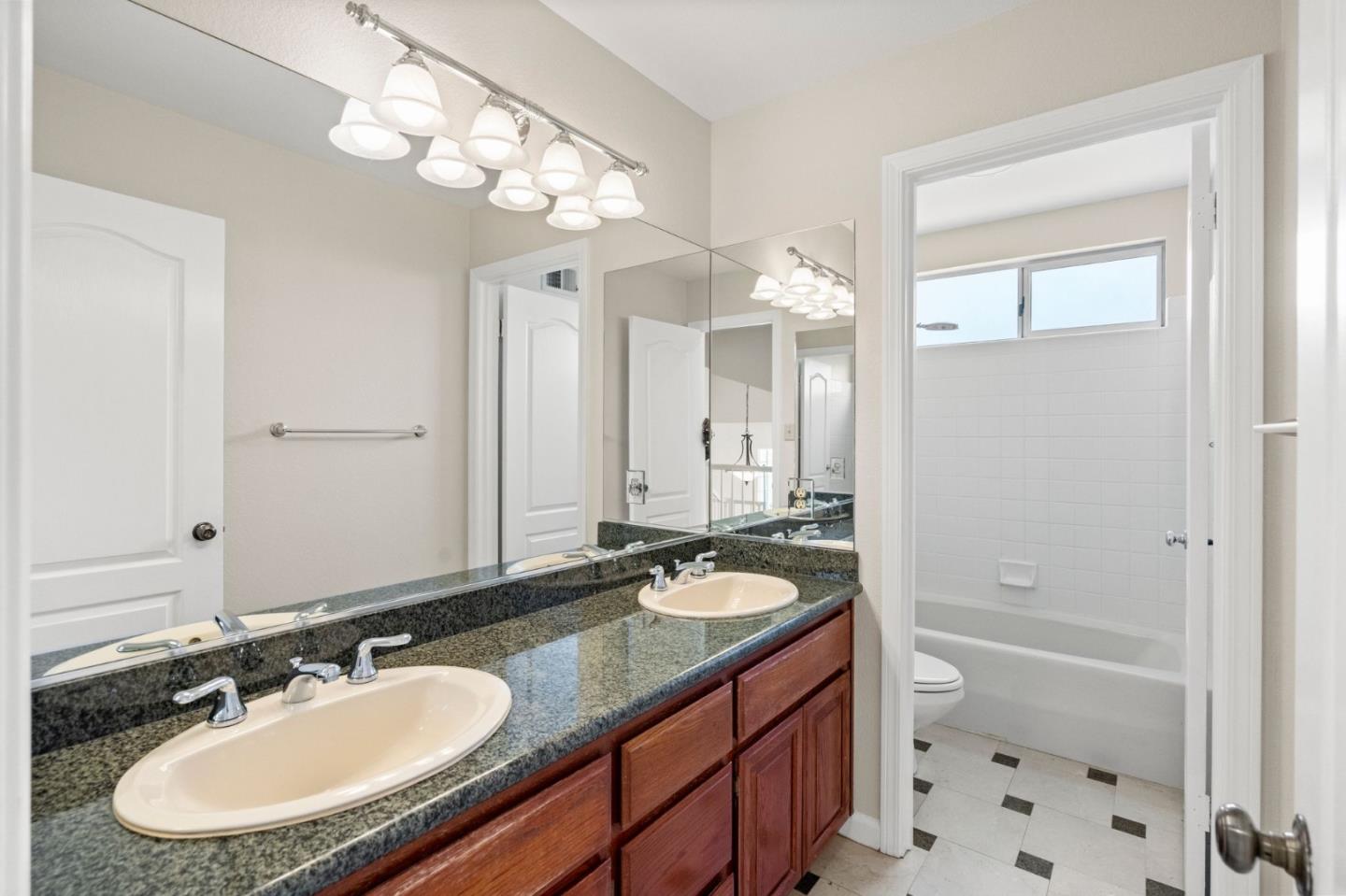Detail Gallery Image 22 of 49 For 237 Aberdeen Dr, San Carlos,  CA 94070 - 4 Beds | 3 Baths