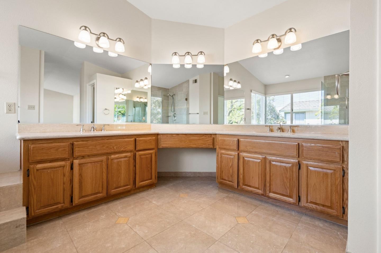Detail Gallery Image 26 of 49 For 237 Aberdeen Dr, San Carlos,  CA 94070 - 4 Beds | 3 Baths