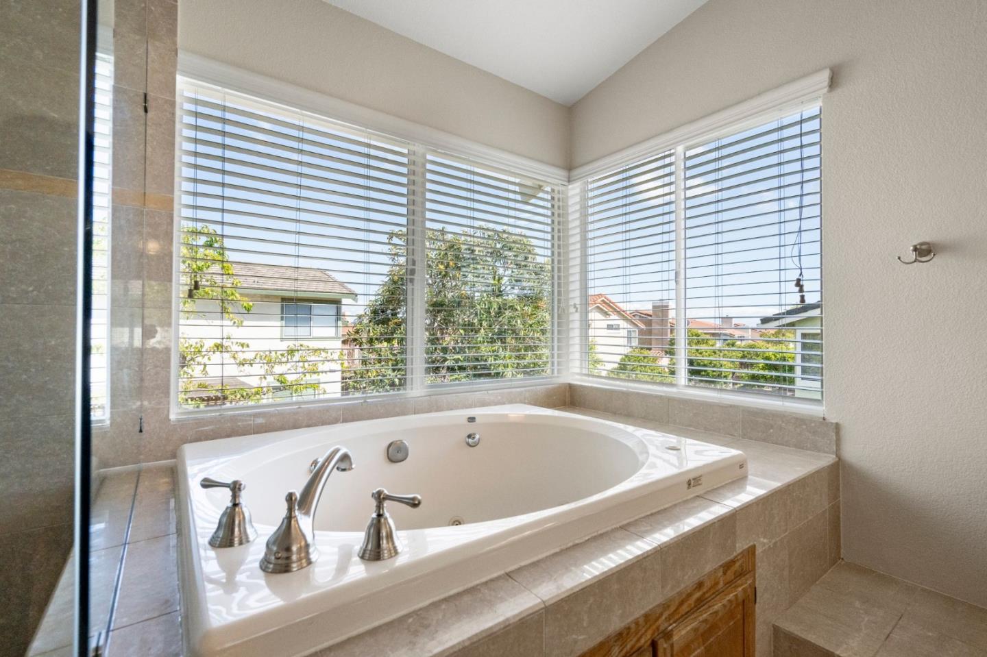 Detail Gallery Image 28 of 49 For 237 Aberdeen Dr, San Carlos,  CA 94070 - 4 Beds | 3 Baths