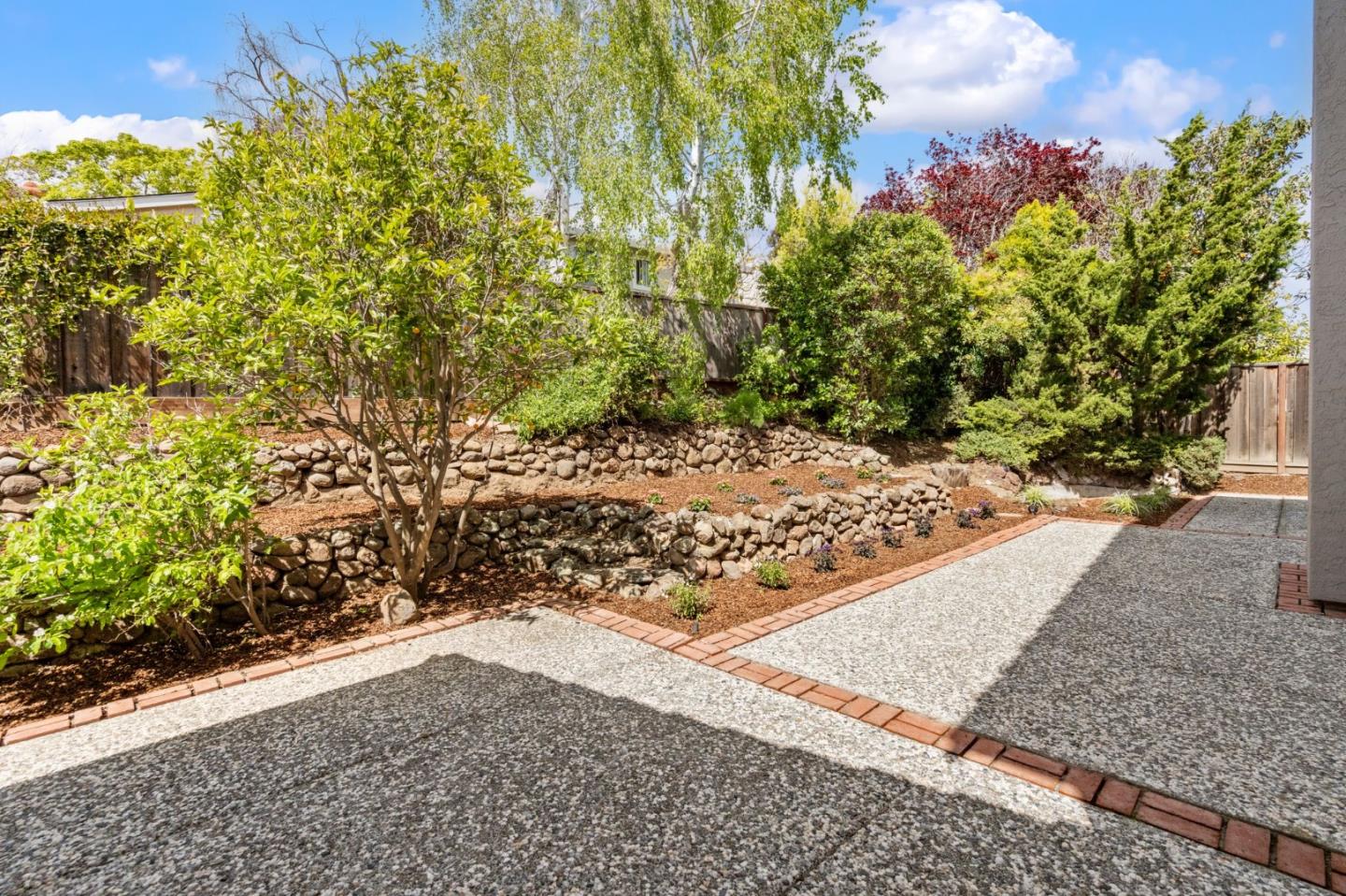Detail Gallery Image 35 of 49 For 237 Aberdeen Dr, San Carlos,  CA 94070 - 4 Beds | 3 Baths