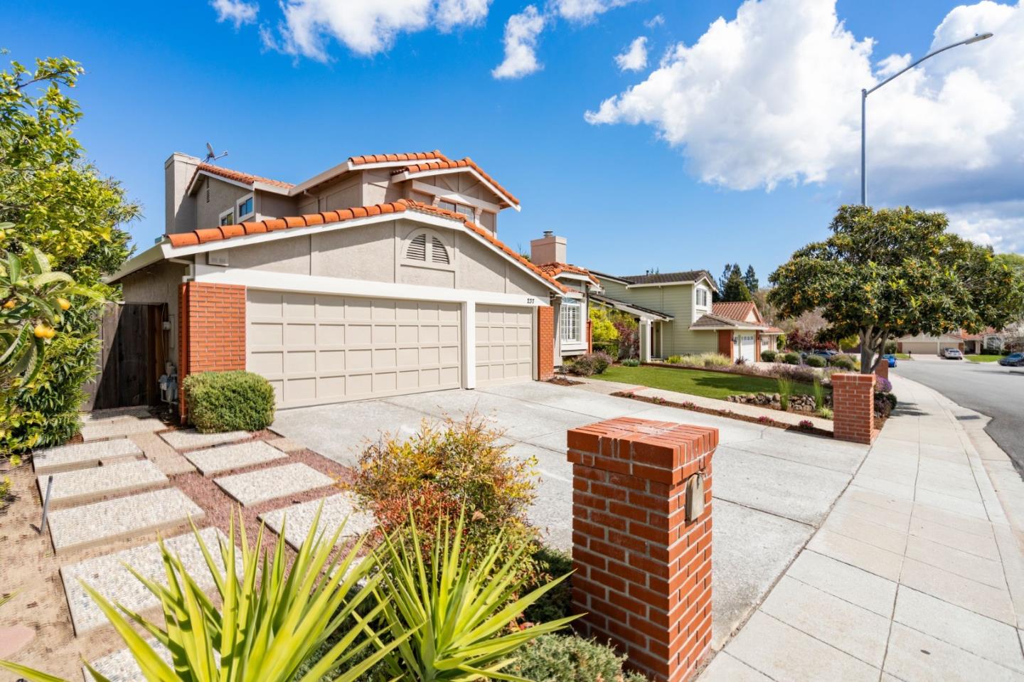Detail Gallery Image 36 of 49 For 237 Aberdeen Dr, San Carlos,  CA 94070 - 4 Beds | 3 Baths