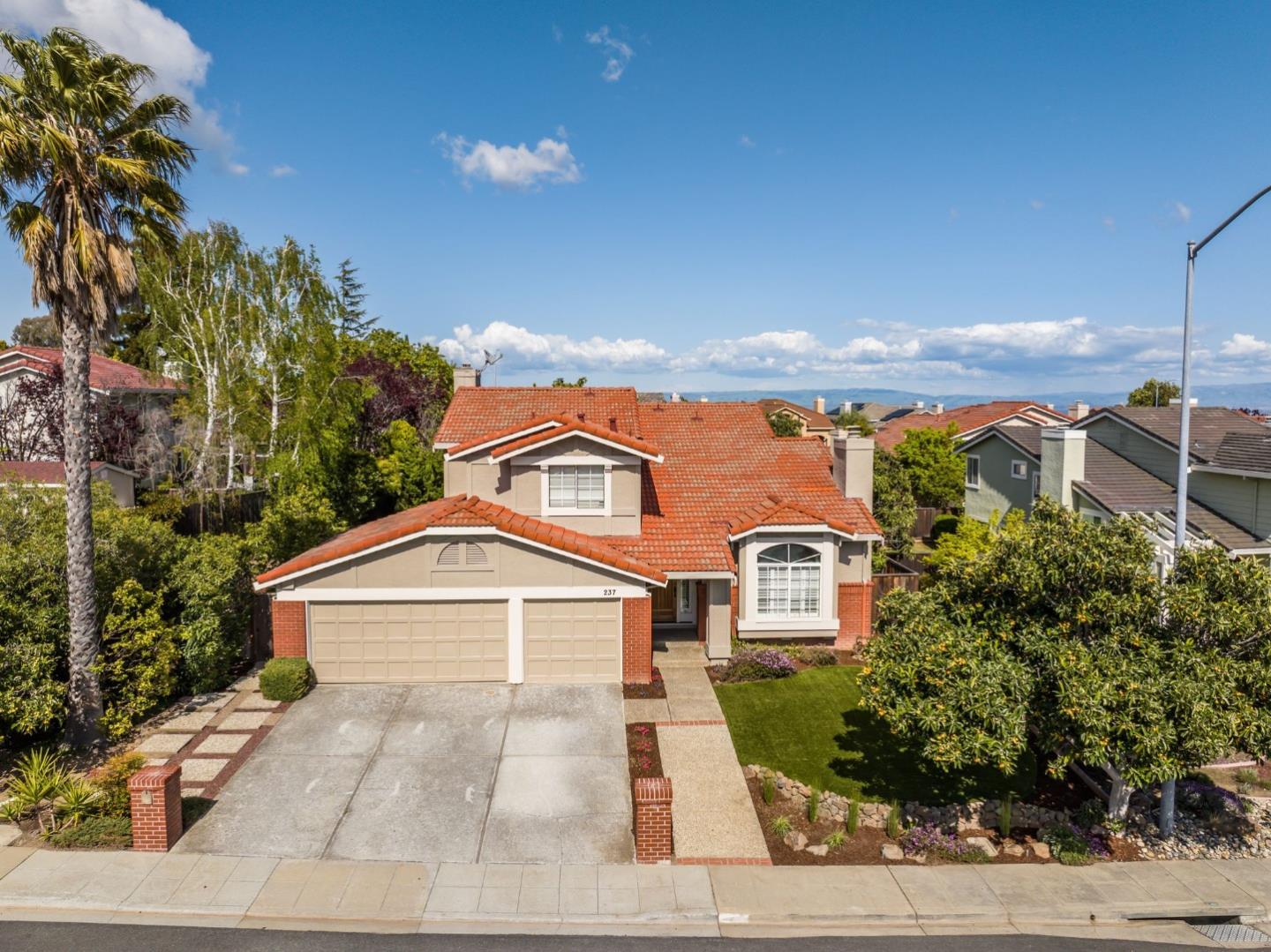 Detail Gallery Image 40 of 49 For 237 Aberdeen Dr, San Carlos,  CA 94070 - 4 Beds | 3 Baths
