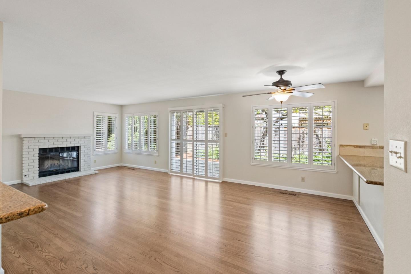 Detail Gallery Image 6 of 49 For 237 Aberdeen Dr, San Carlos,  CA 94070 - 4 Beds | 3 Baths
