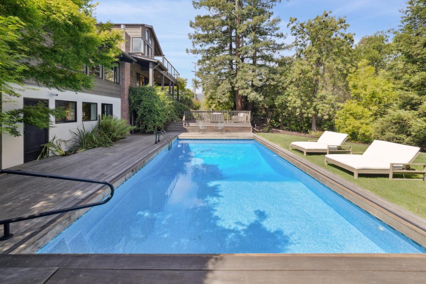 Detail Gallery Image 11 of 55 For 490 W Maple Way, Woodside,  CA 94062 - 4 Beds | 4/1 Baths