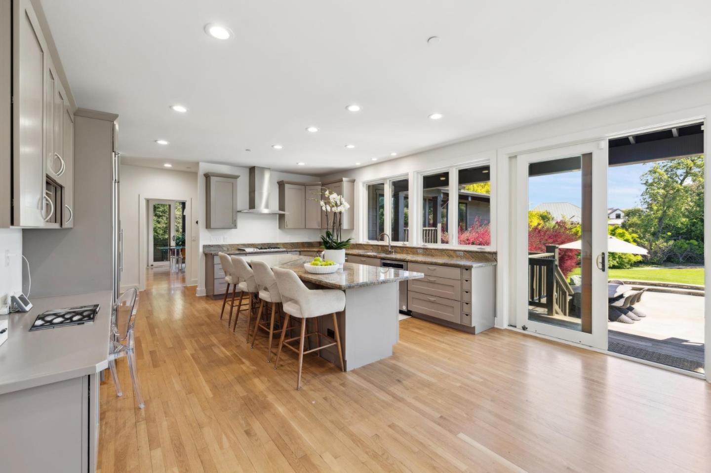 Detail Gallery Image 13 of 55 For 490 W Maple Way, Woodside,  CA 94062 - 4 Beds | 4/1 Baths