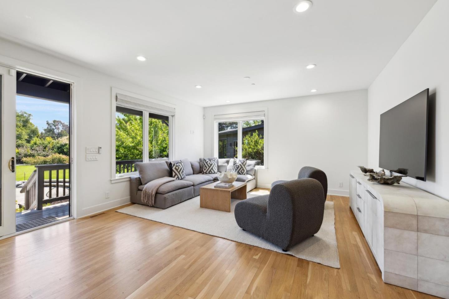 Detail Gallery Image 14 of 55 For 490 W Maple Way, Woodside,  CA 94062 - 4 Beds | 4/1 Baths