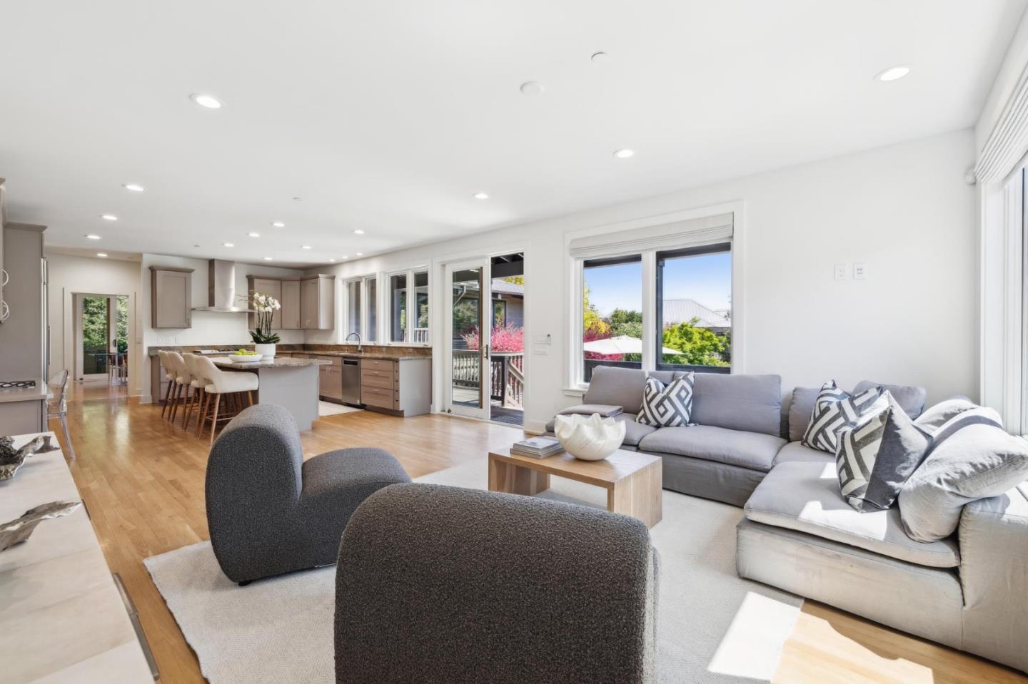 Detail Gallery Image 15 of 55 For 490 W Maple Way, Woodside,  CA 94062 - 4 Beds | 4/1 Baths