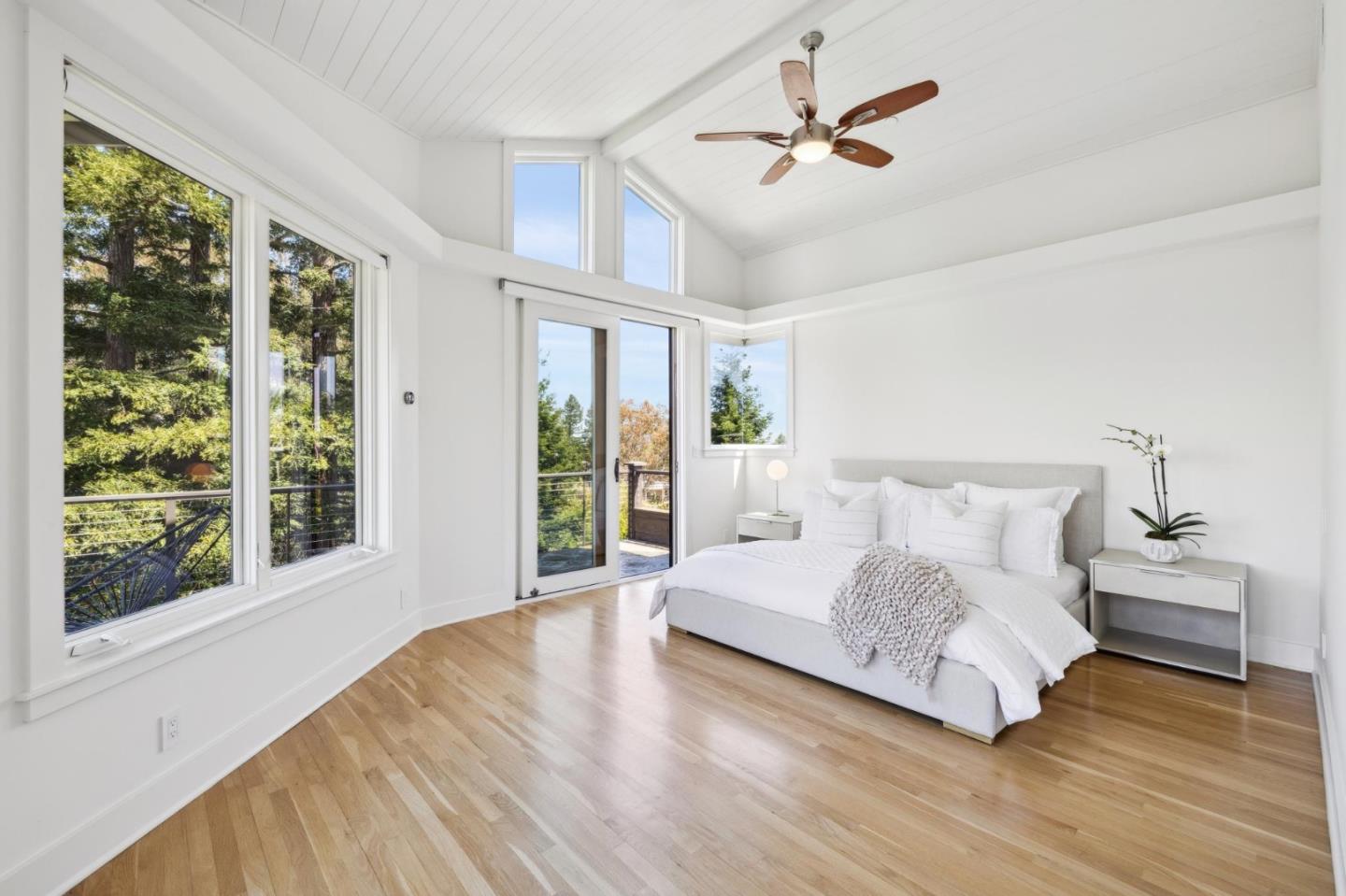 Detail Gallery Image 19 of 55 For 490 W Maple Way, Woodside,  CA 94062 - 4 Beds | 4/1 Baths