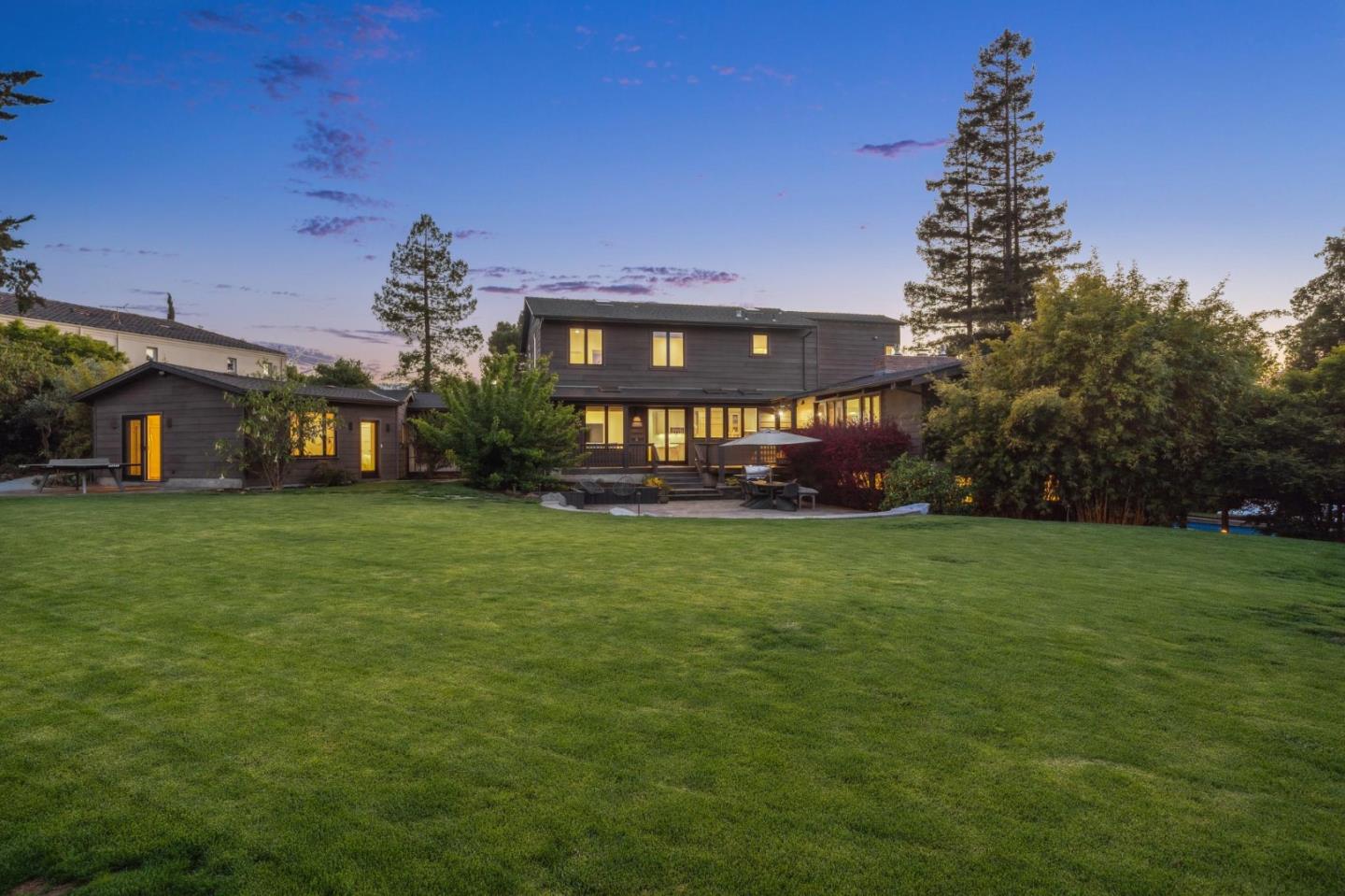 Detail Gallery Image 2 of 55 For 490 W Maple Way, Woodside,  CA 94062 - 4 Beds | 4/1 Baths