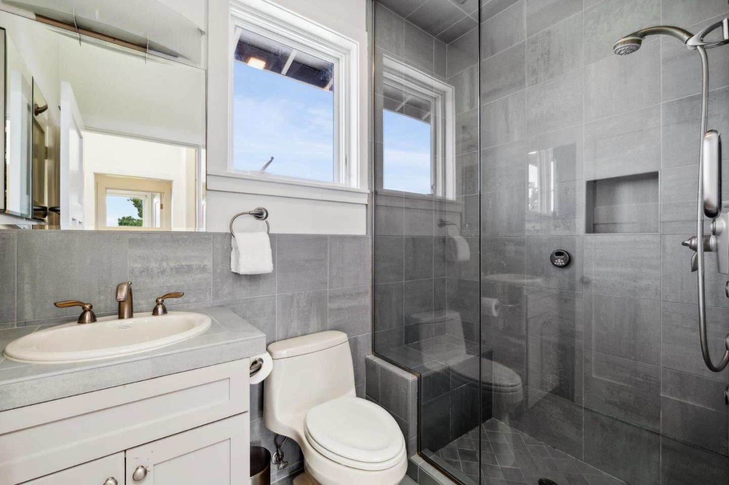 Detail Gallery Image 23 of 55 For 490 W Maple Way, Woodside,  CA 94062 - 4 Beds | 4/1 Baths