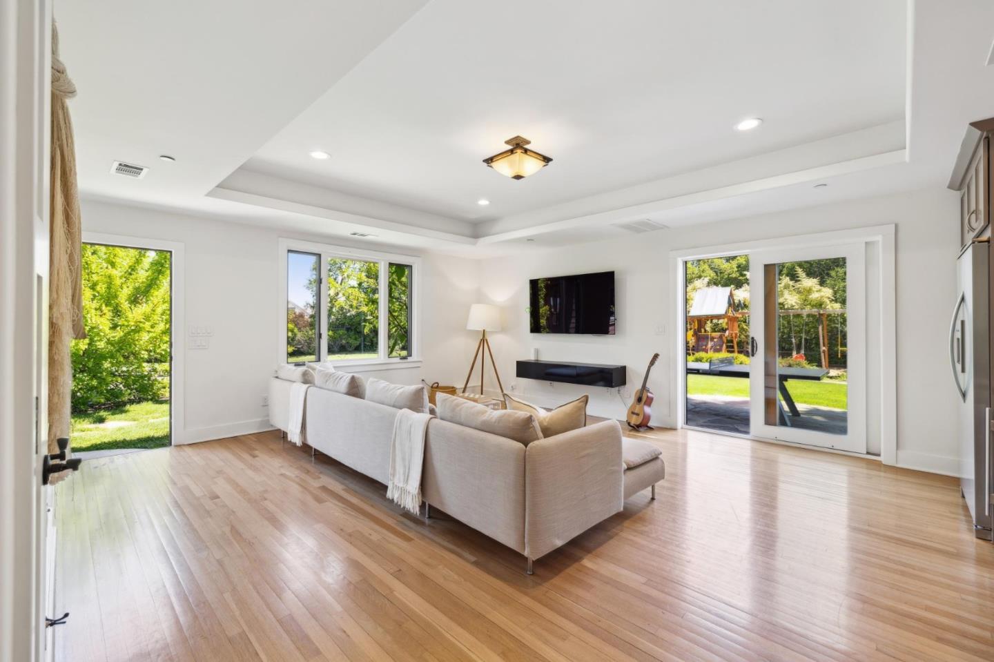 Detail Gallery Image 30 of 55 For 490 W Maple Way, Woodside,  CA 94062 - 4 Beds | 4/1 Baths
