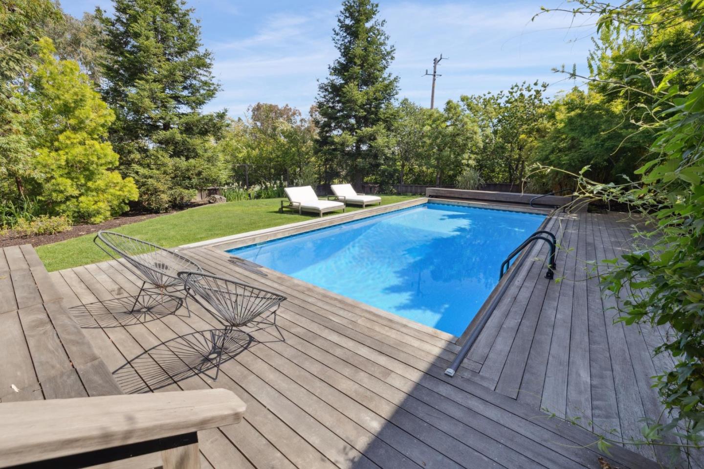 Detail Gallery Image 35 of 55 For 490 W Maple Way, Woodside,  CA 94062 - 4 Beds | 4/1 Baths