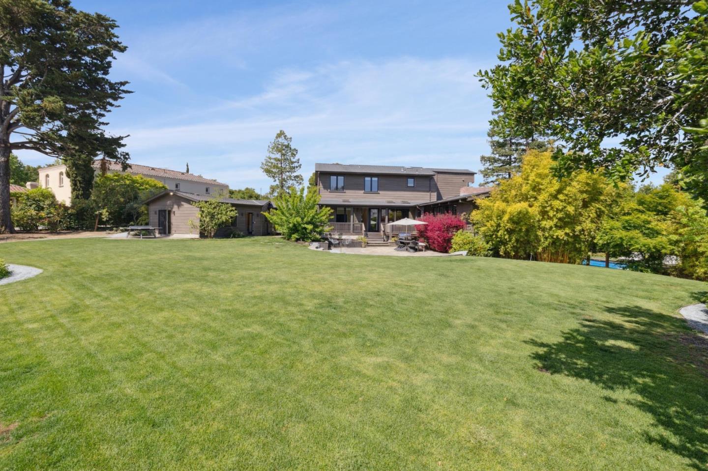 Detail Gallery Image 40 of 55 For 490 W Maple Way, Woodside,  CA 94062 - 4 Beds | 4/1 Baths