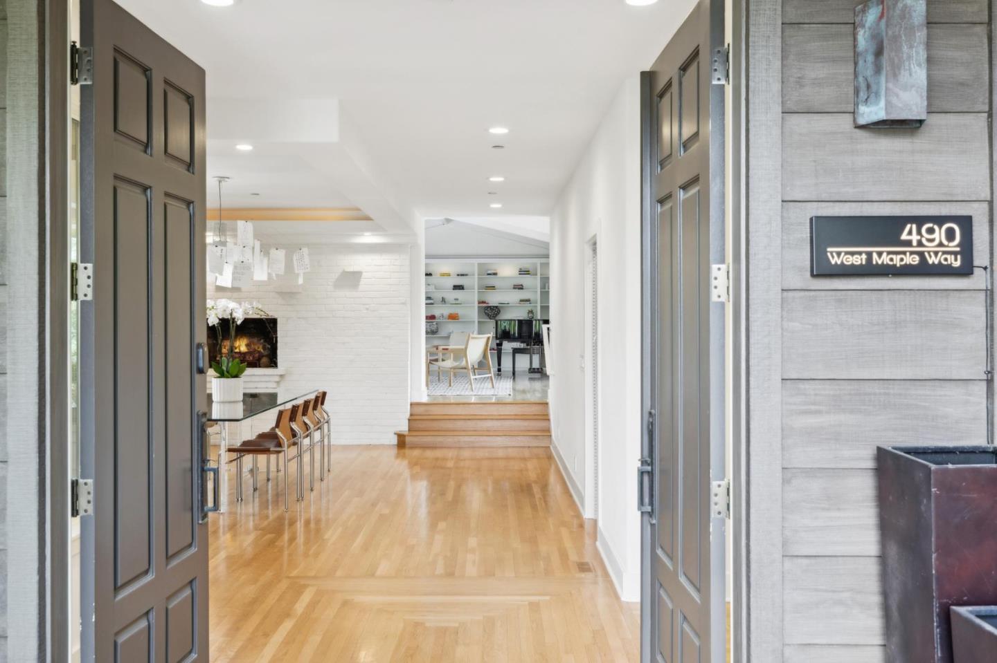 Detail Gallery Image 5 of 55 For 490 W Maple Way, Woodside,  CA 94062 - 4 Beds | 4/1 Baths