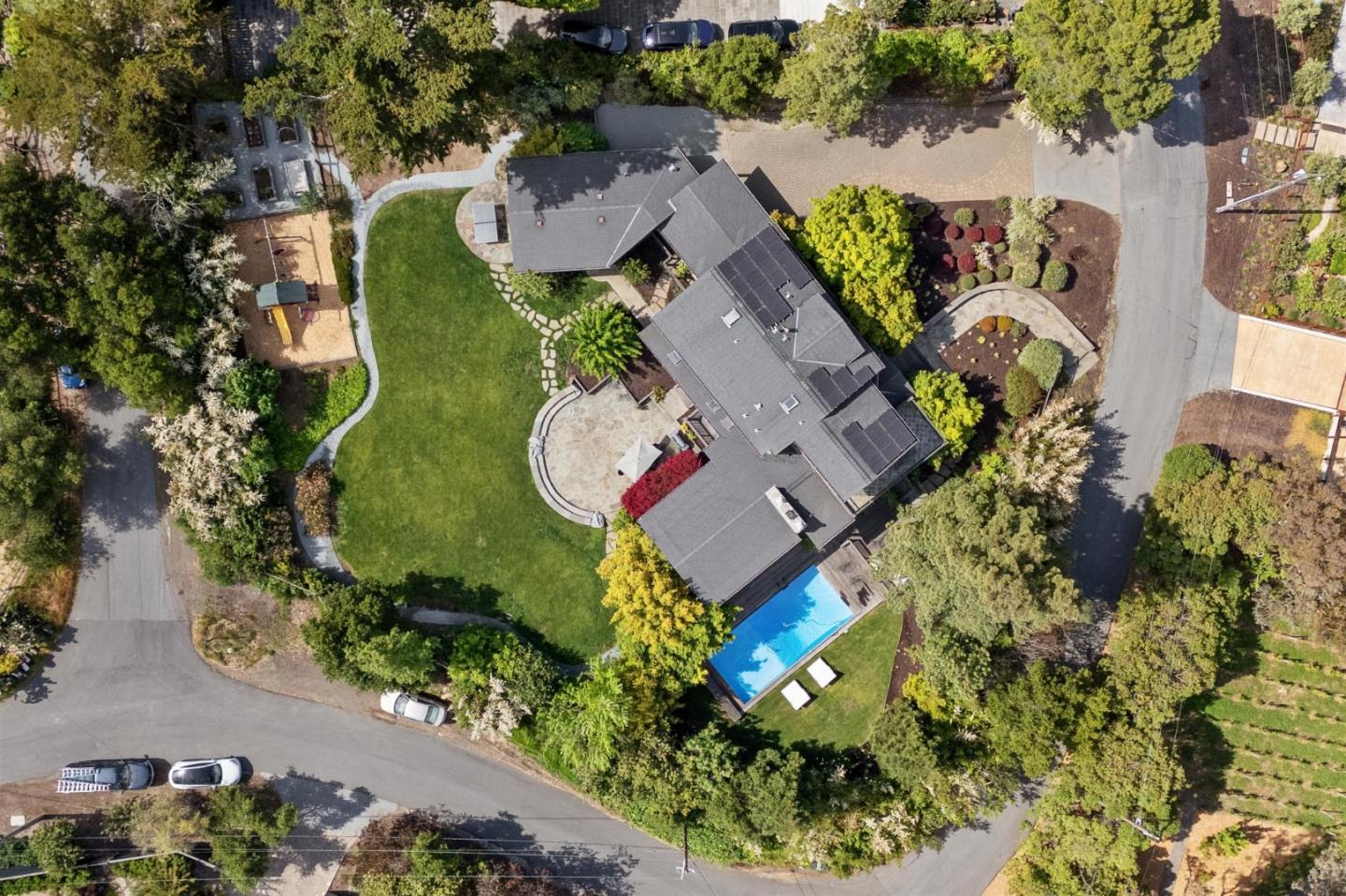 Detail Gallery Image 53 of 55 For 490 W Maple Way, Woodside,  CA 94062 - 4 Beds | 4/1 Baths